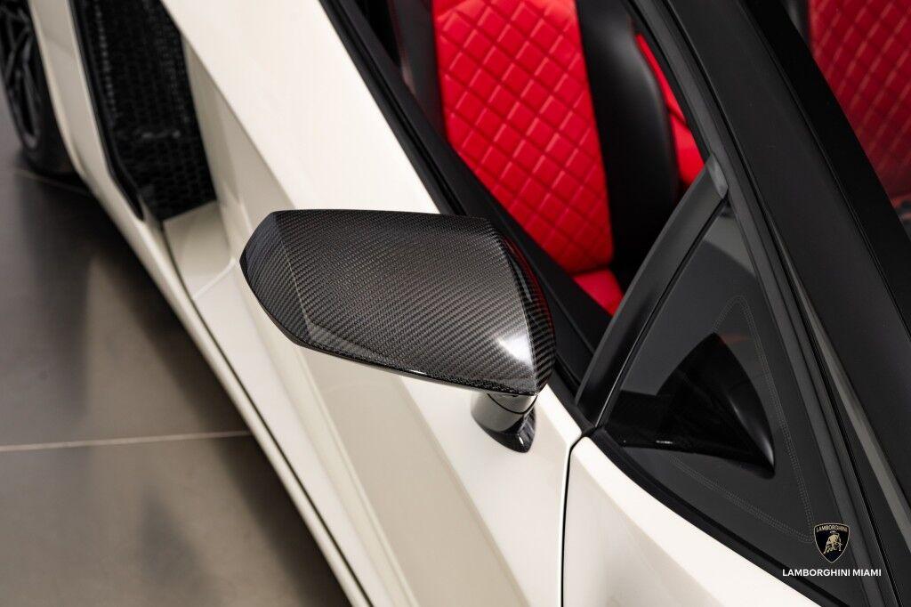 Lamborghini Aventador - Thumbnail 5