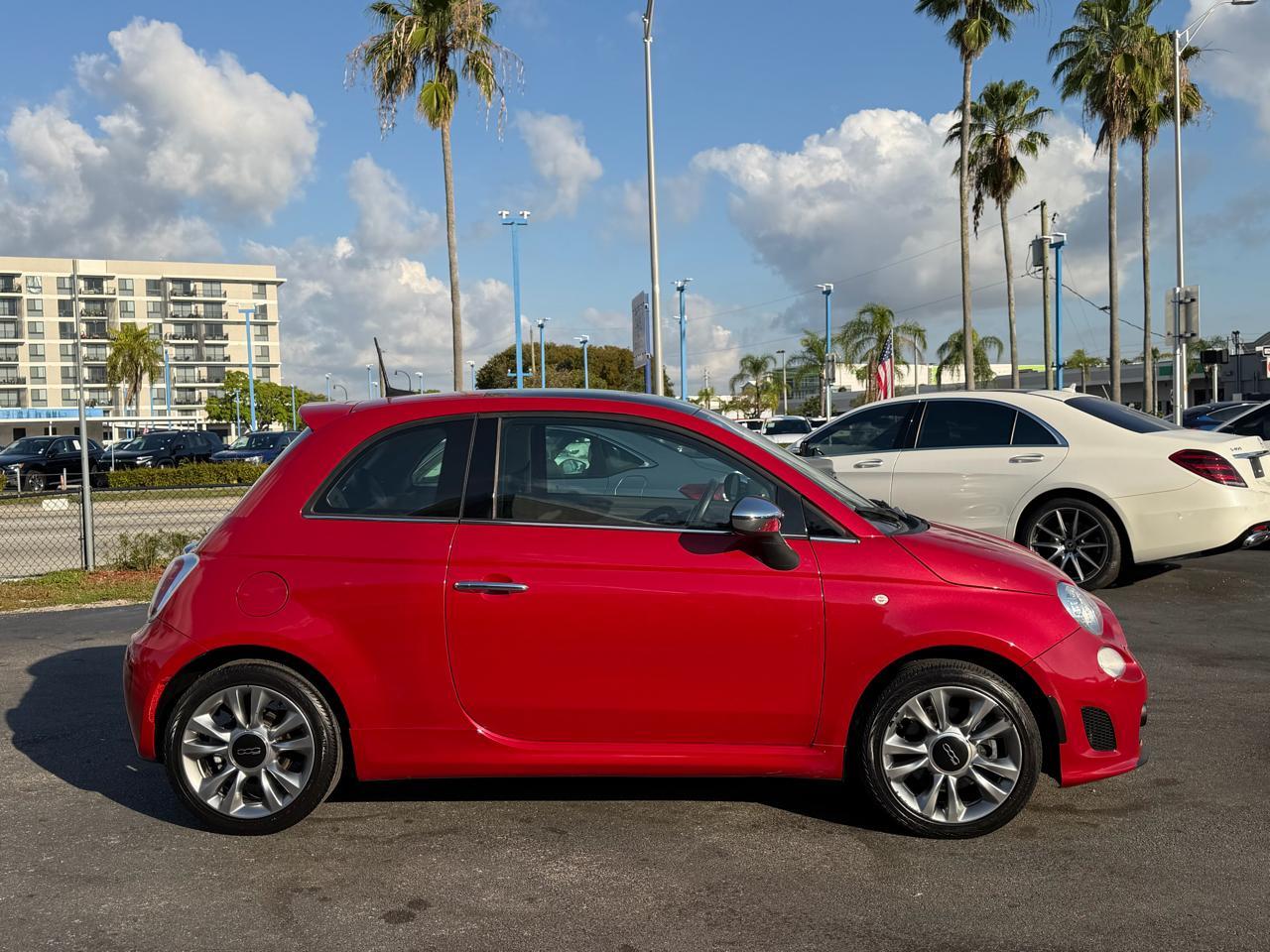 Fiat 500 Lounge Hatchback - Thumbnail 3