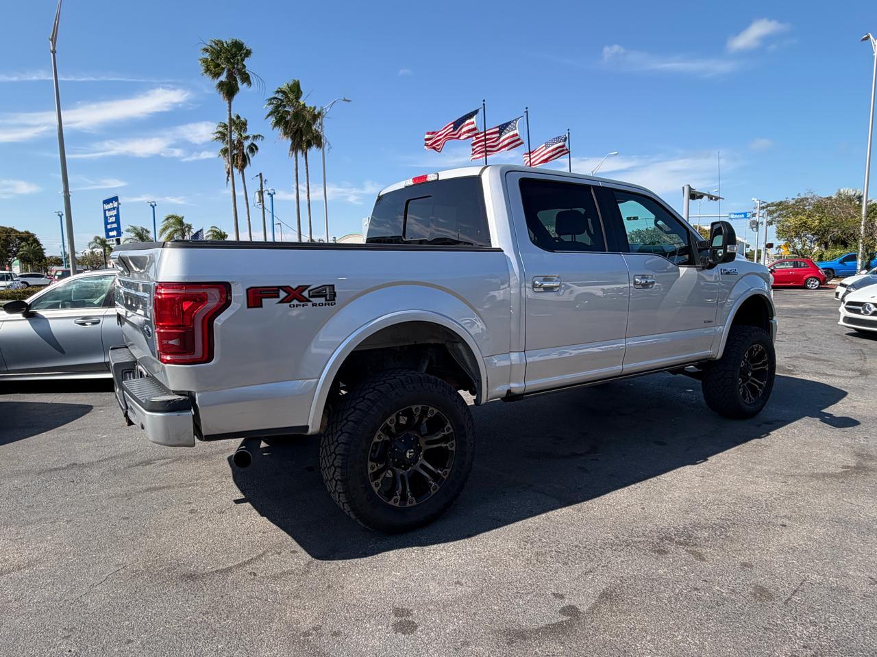 Ford F-150 Platinum - Thumbnail 4