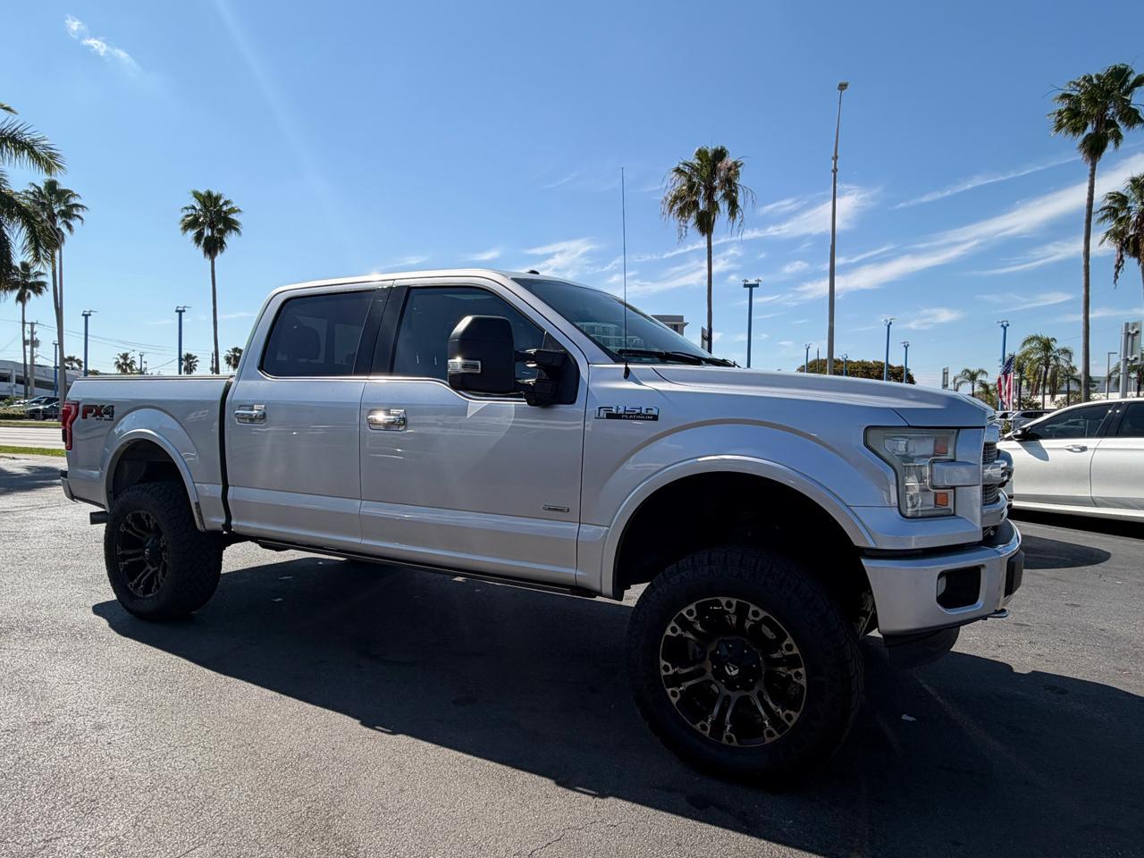Ford F-150 Platinum - Thumbnail 2