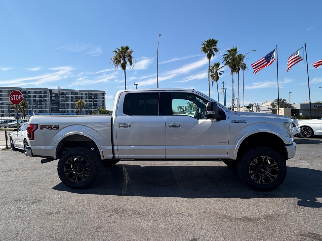 Ford F-150 Platinum - Thumbnail 3