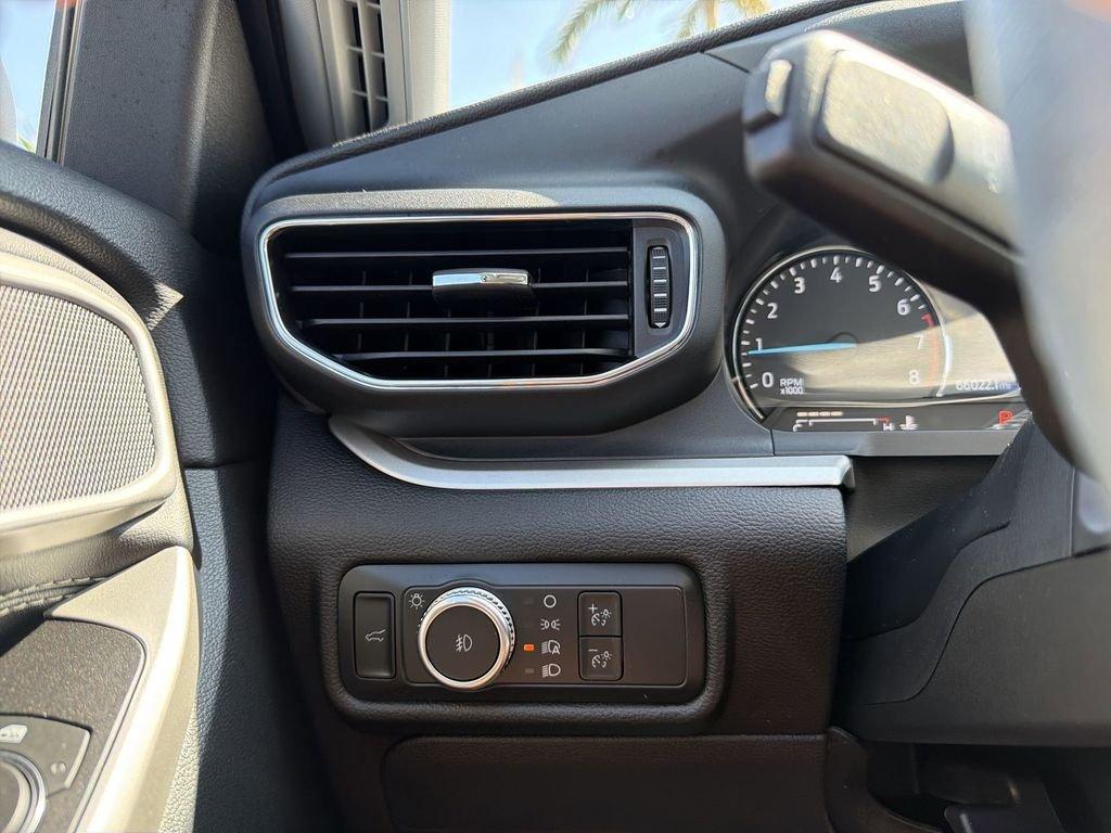 Ford Explorer Xlt 4Wd - Thumbnail 18