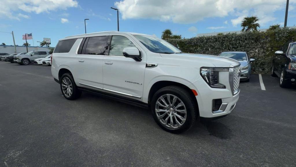 Gmc Yukon Xl Denali 4Wd - Thumbnail 3