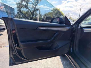 Tesla Model 3 - Thumbnail 5