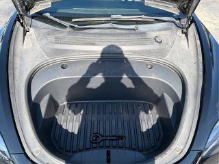 Tesla Model 3 - Thumbnail 3