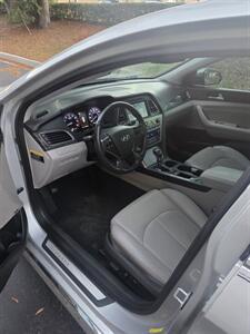 Hyundai Sonata Limited - Thumbnail 9