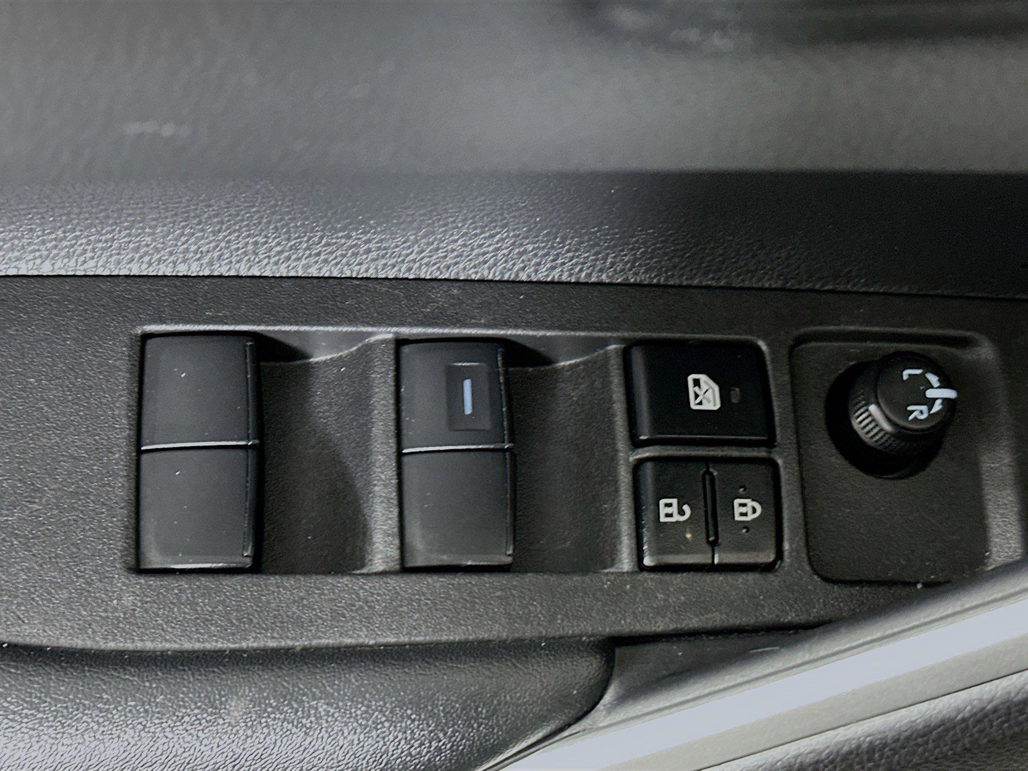 Toyota Corolla Cross Le Fwd Sport Utility - Thumbnail 15