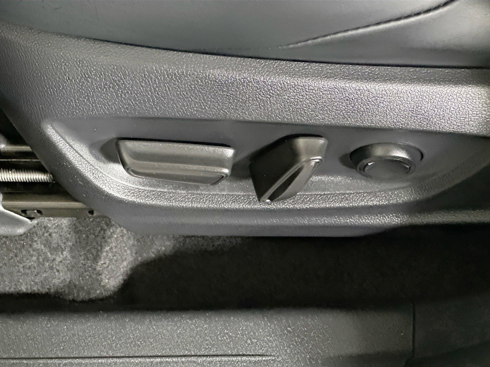 Toyota Bz Xle Fwd Sport Utility - Thumbnail 14