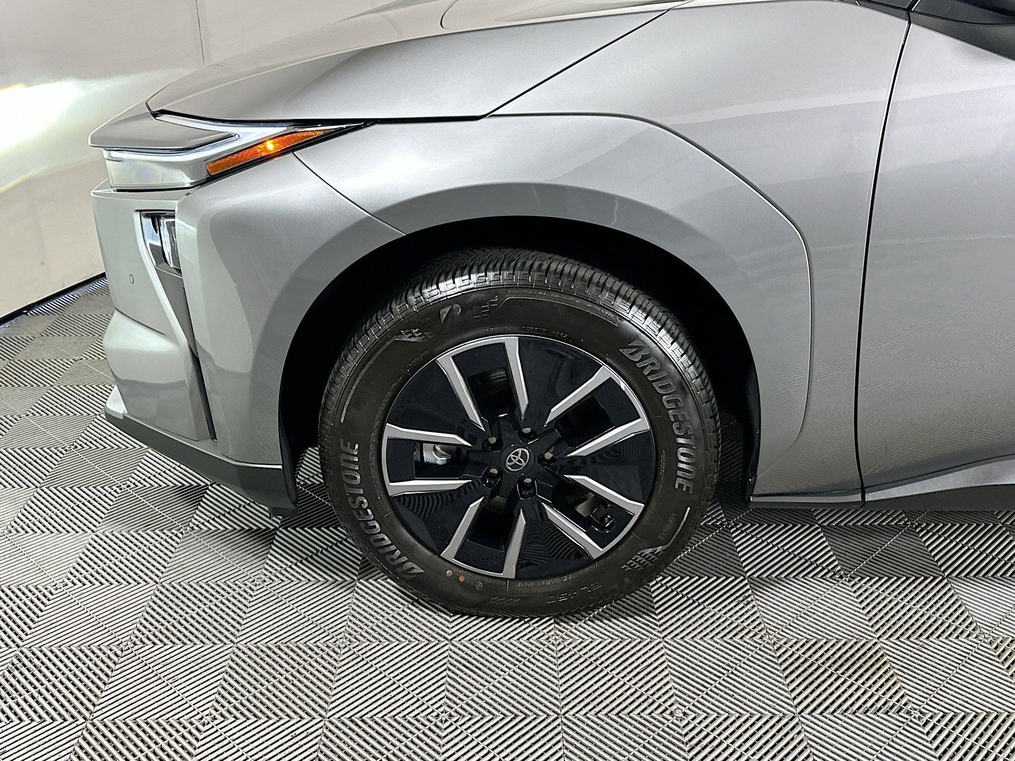 Toyota Bz Xle Fwd Sport Utility - Thumbnail 12