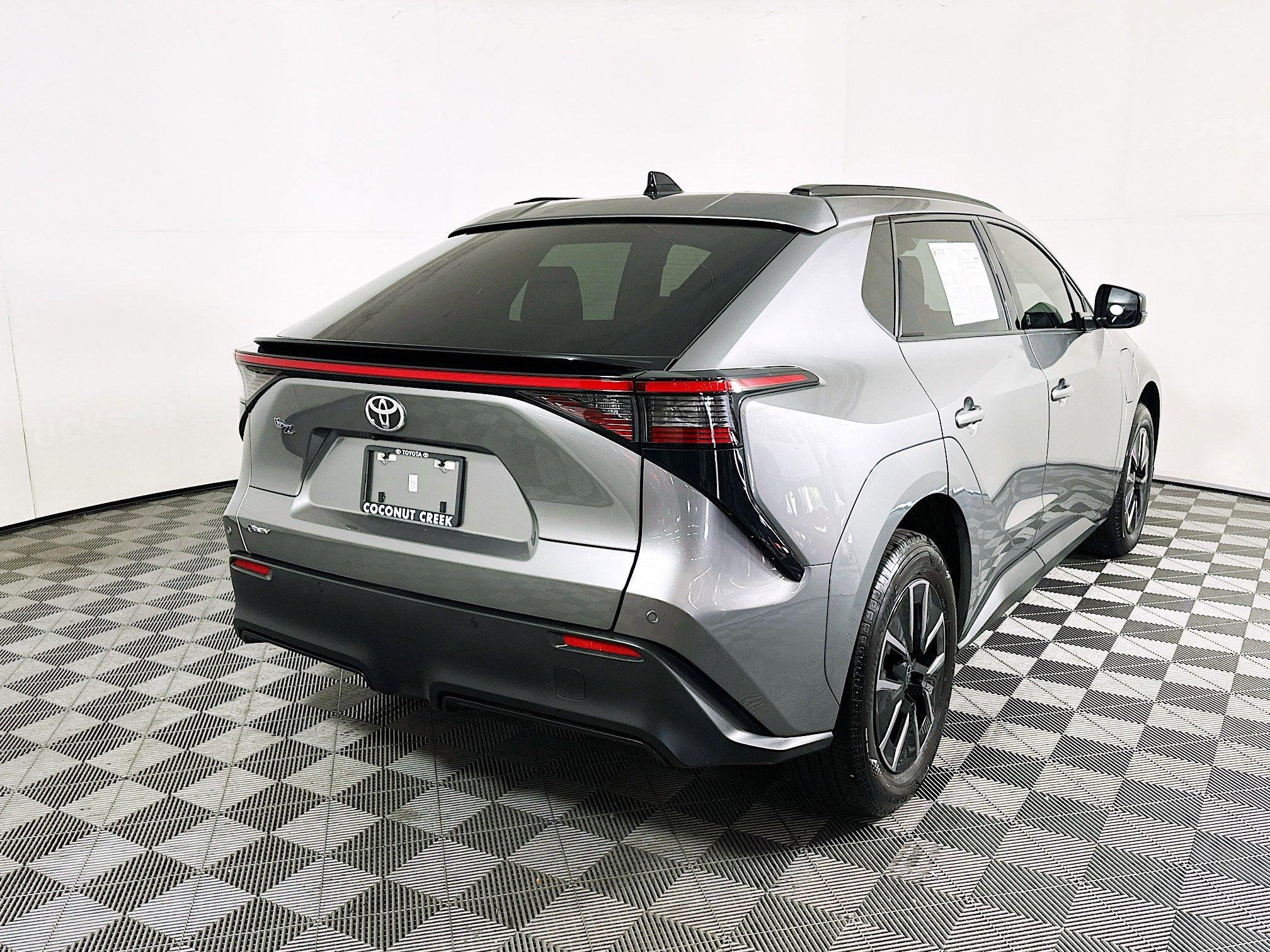 Toyota Bz Xle Fwd Sport Utility - Thumbnail 4