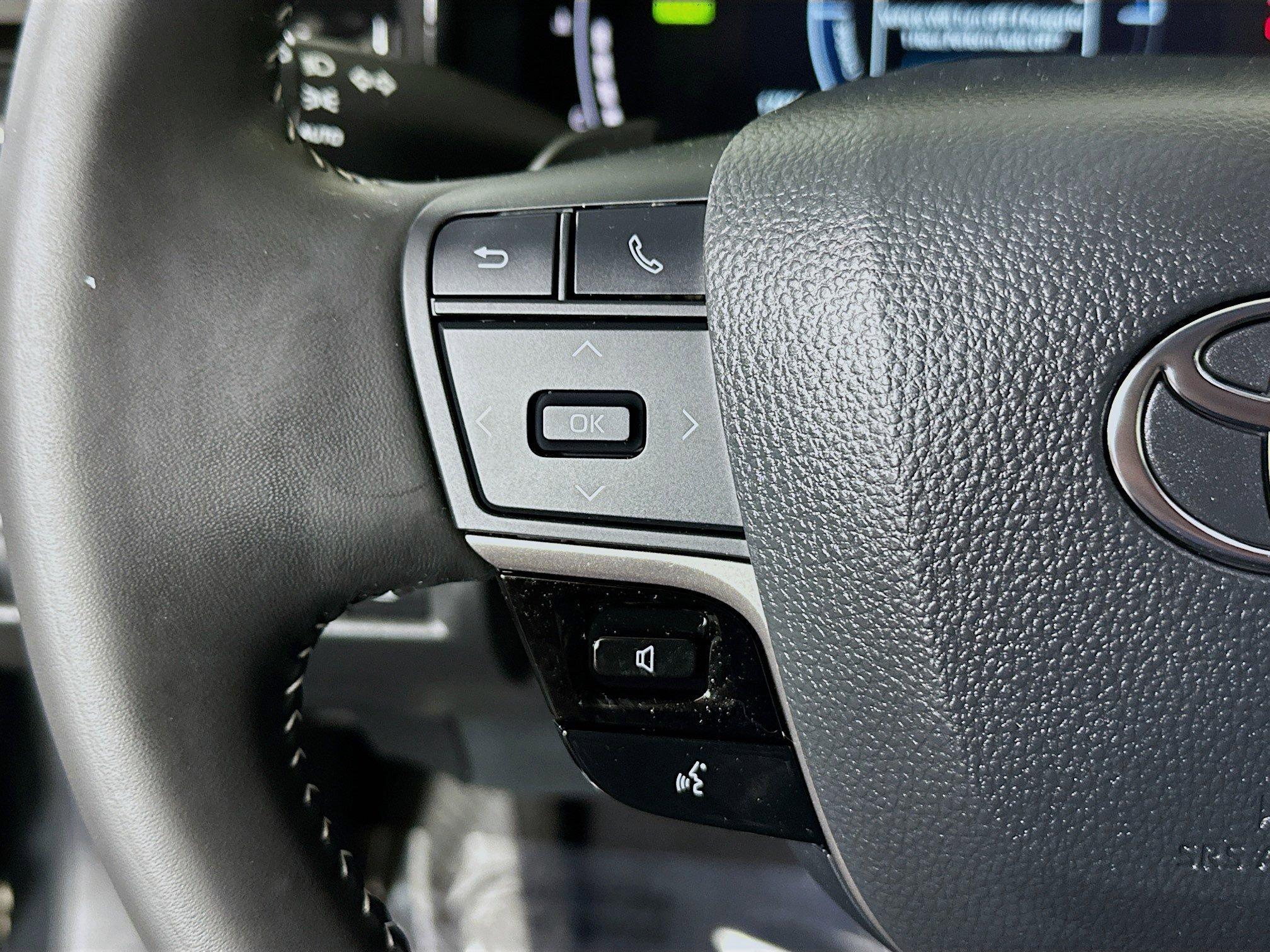 Toyota Camry Se Fwd 4Dr Car - Thumbnail 17