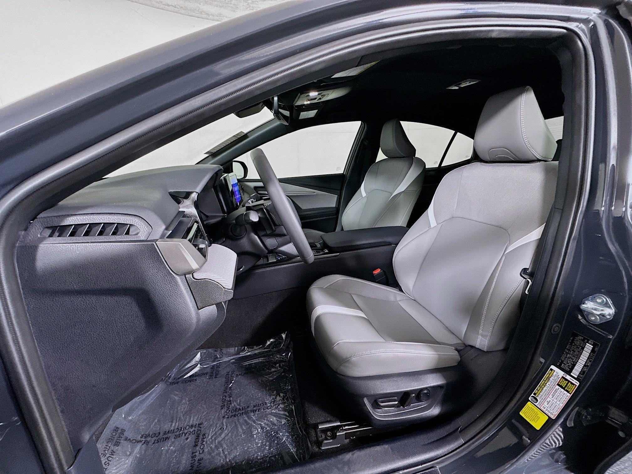 Toyota Camry Se Fwd 4Dr Car - Thumbnail 13