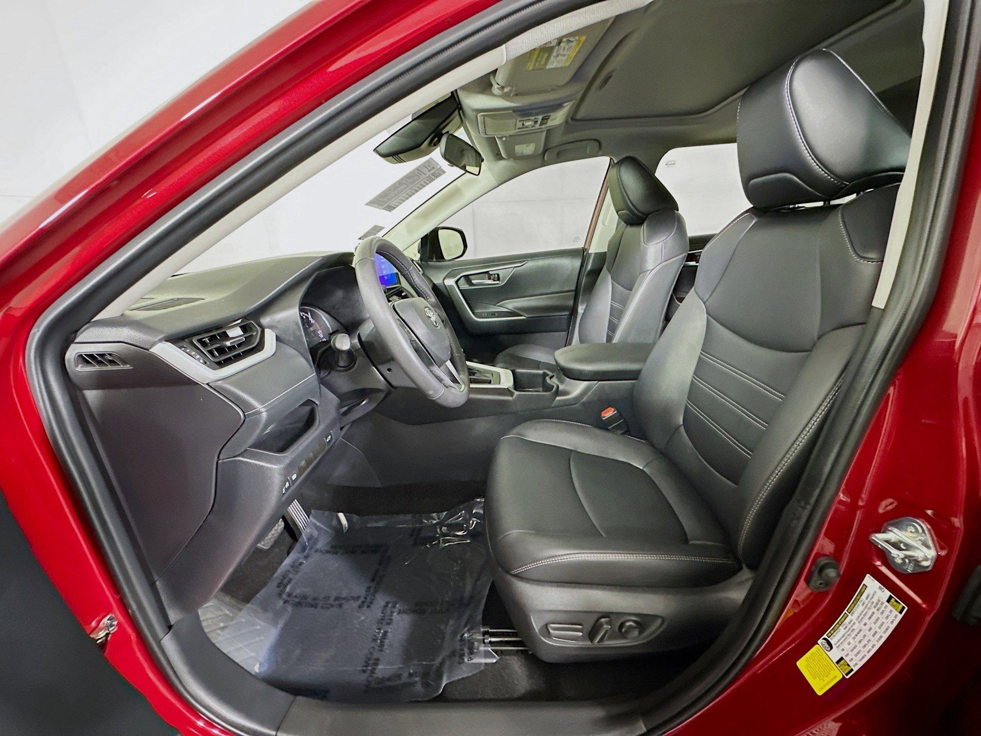 Toyota Rav4 Xle Premium Fwd Sport Utility - Thumbnail 13