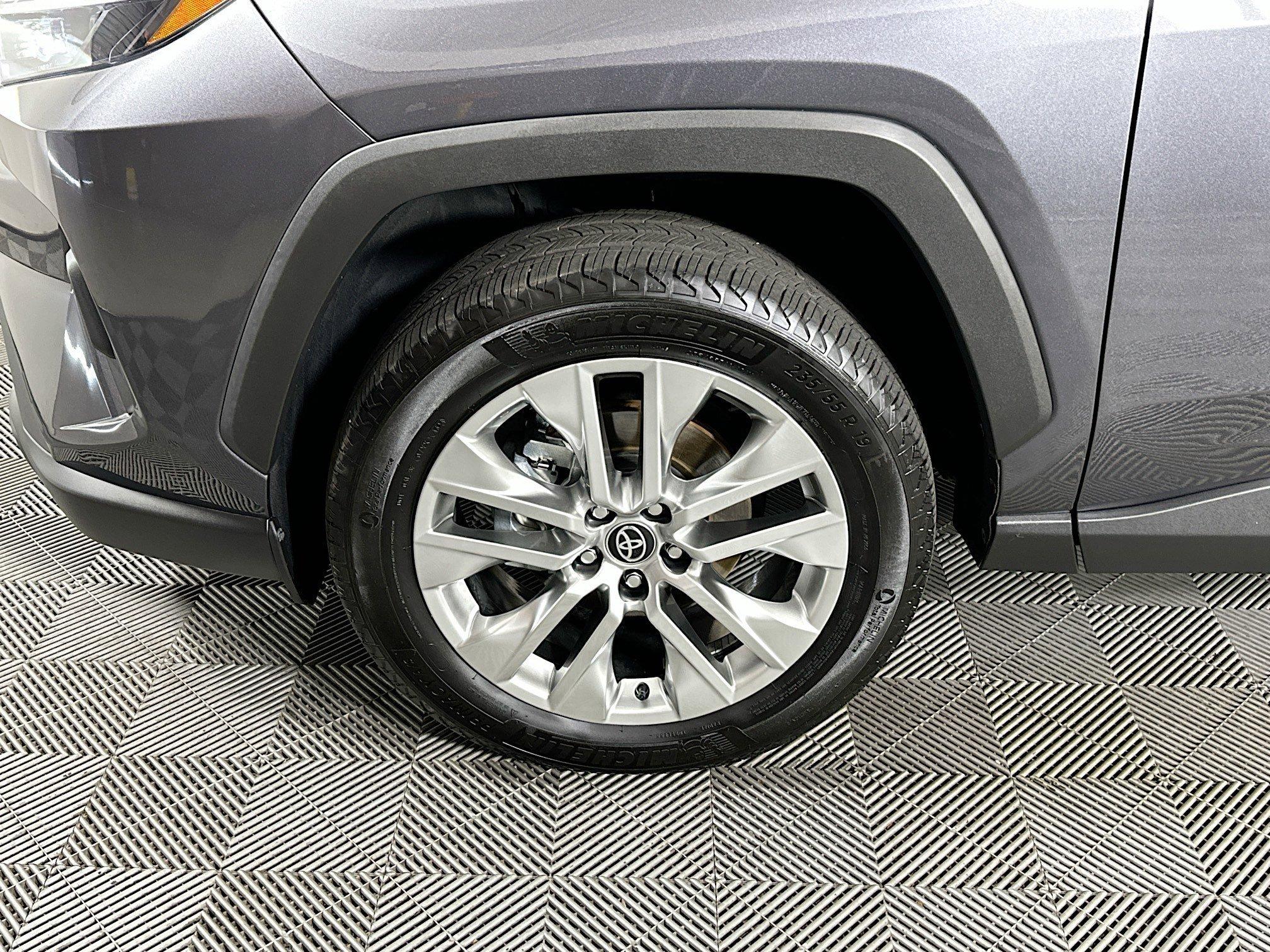 Toyota Rav4 Xle Premium Fwd Sport Utility - Thumbnail 12