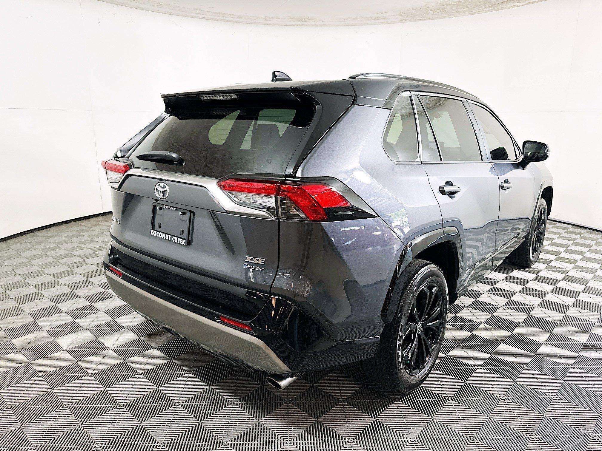 Toyota Rav4 Hybrid Xse Awd Sport Utility - Thumbnail 4