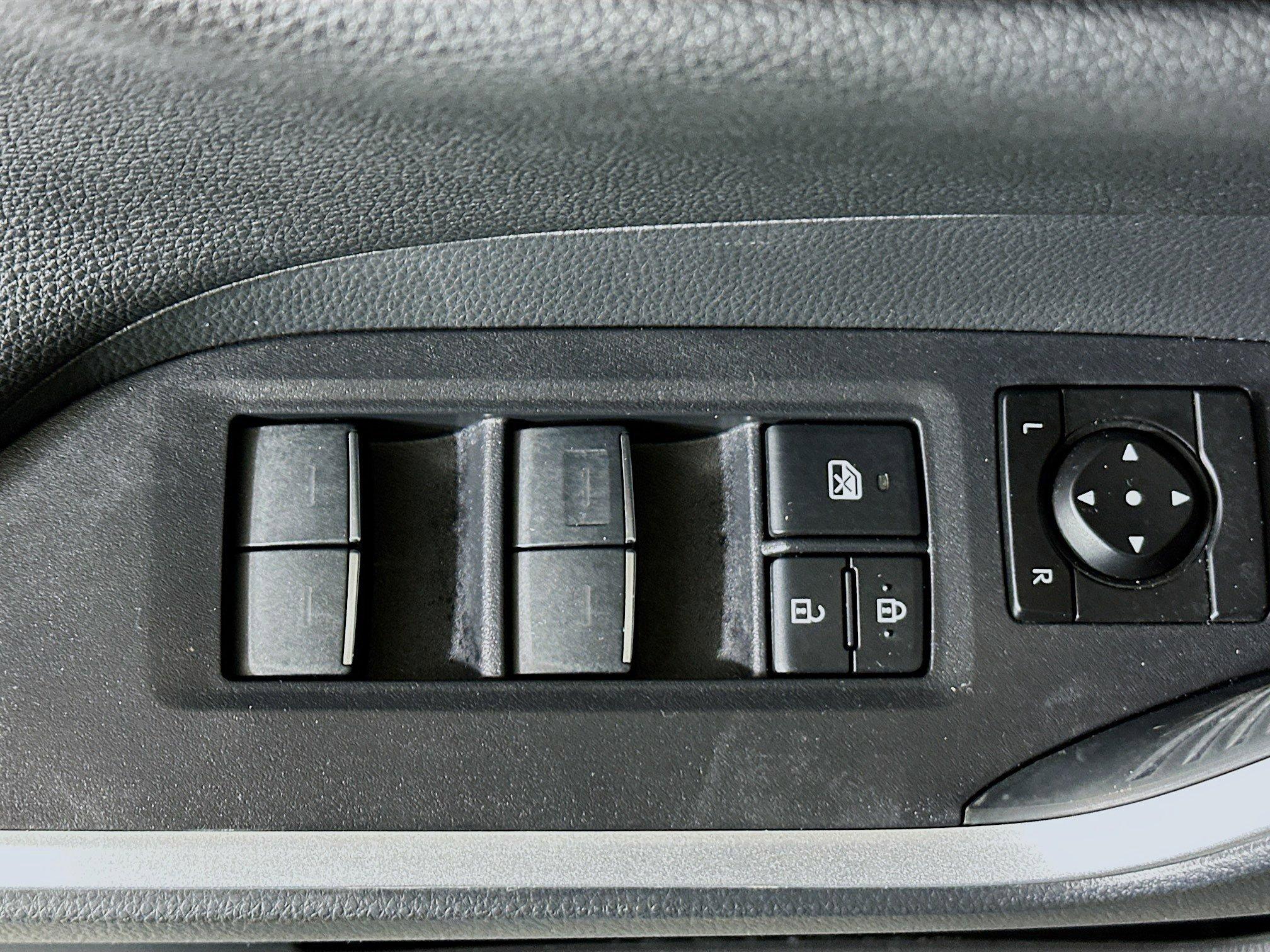 Toyota Rav4 Hybrid Xse Awd Sport Utility - Thumbnail 15