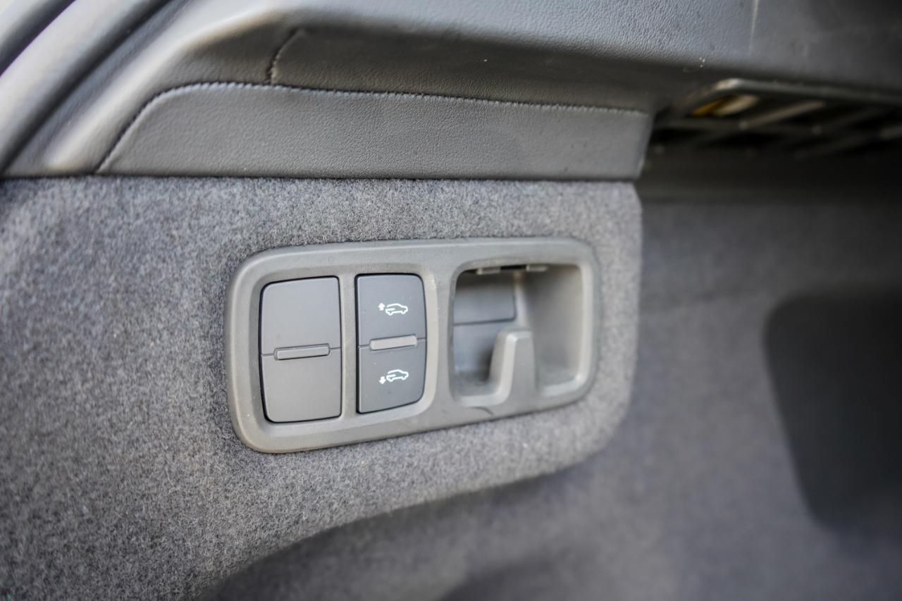 Lamborghini Urus - Thumbnail 9