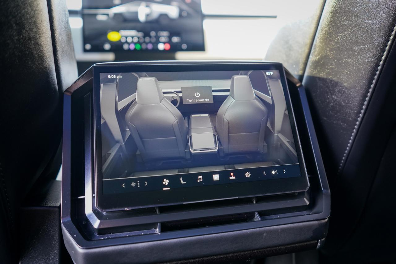 Tesla Cybertruck - Thumbnail 20