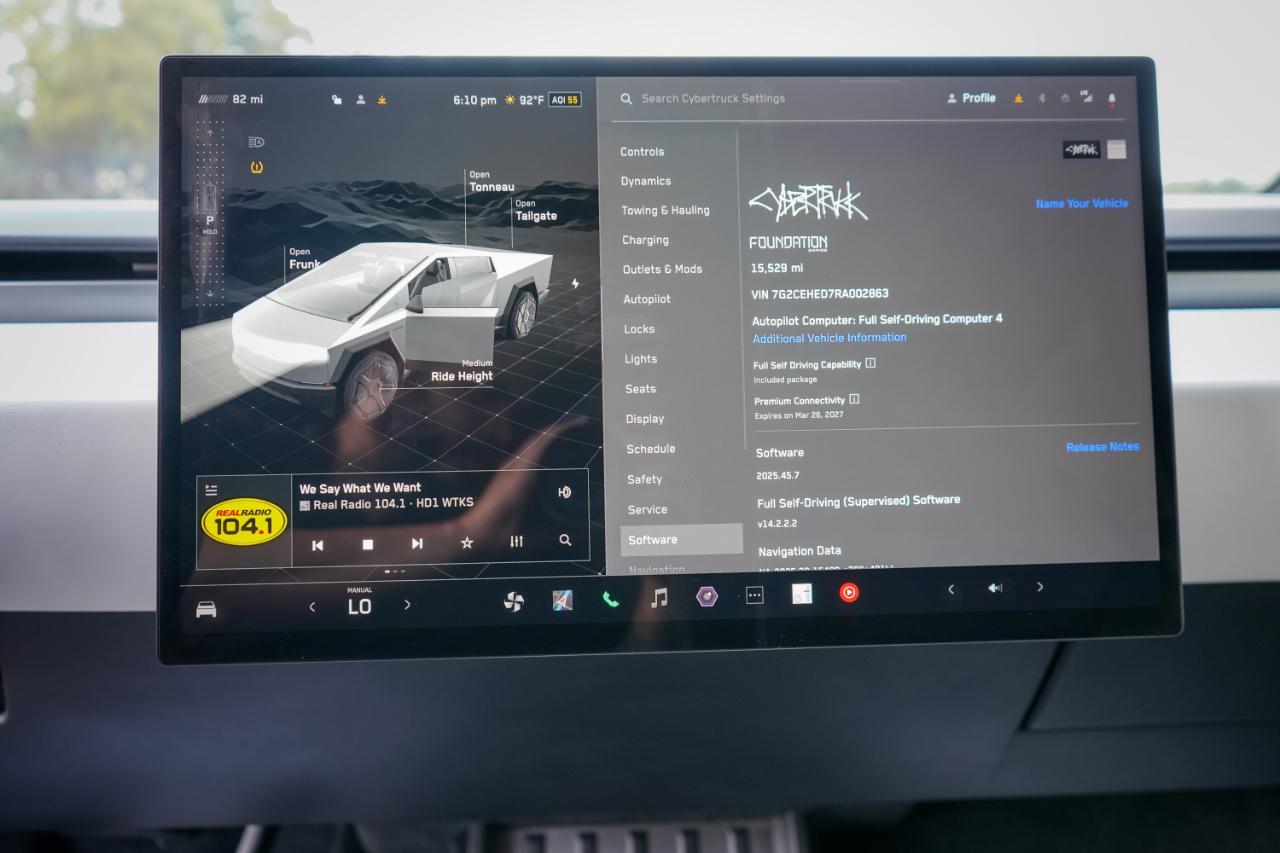 Tesla Cybertruck - Thumbnail 16