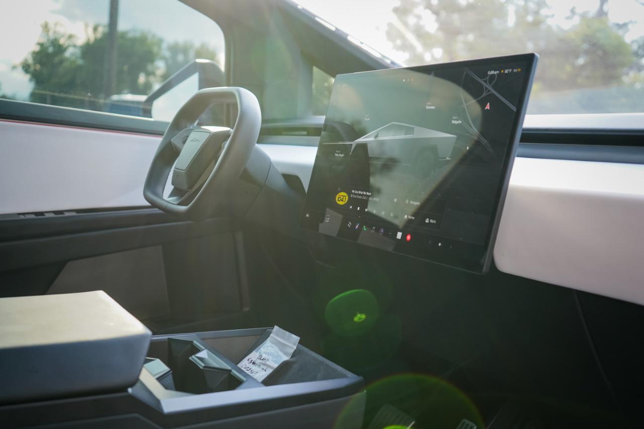 Tesla Cybertruck - Thumbnail 14