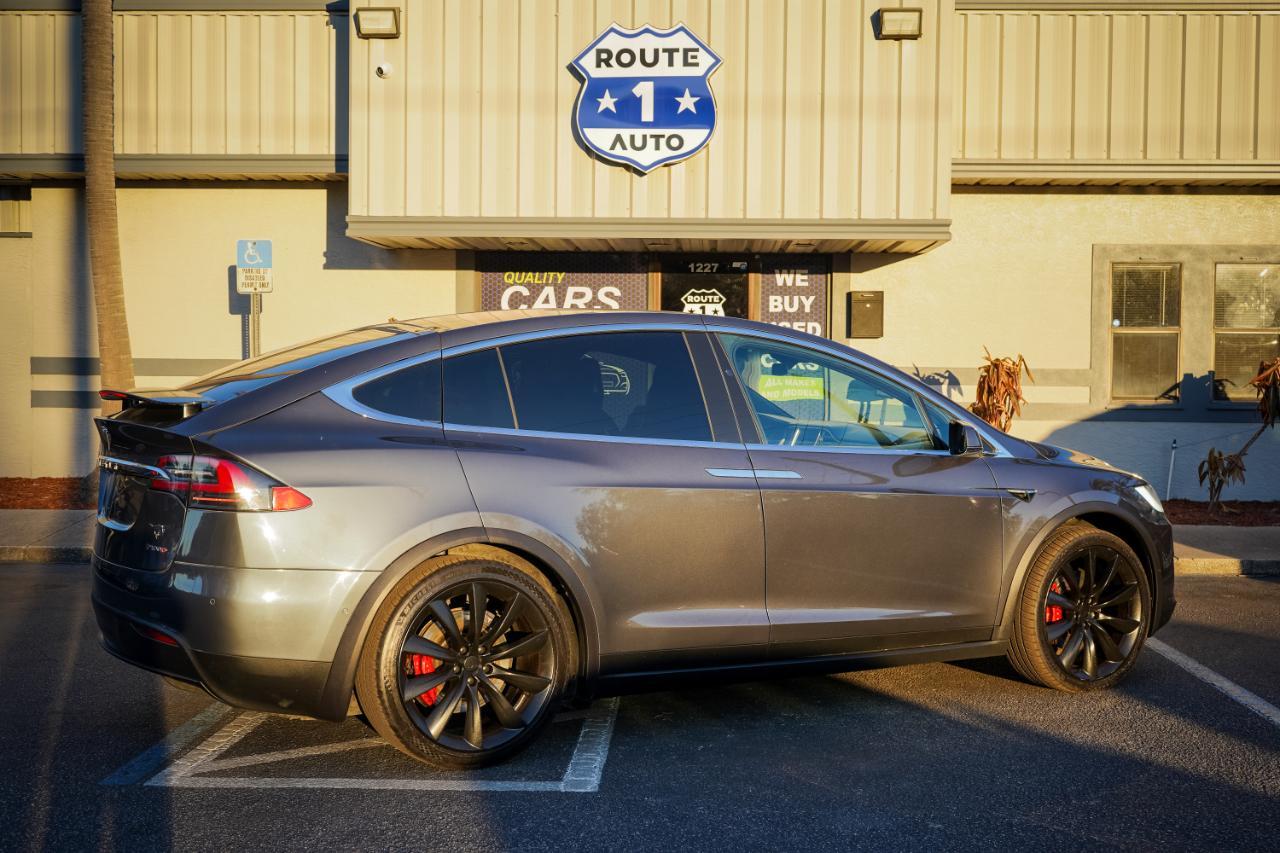 Tesla Model X - Thumbnail 5