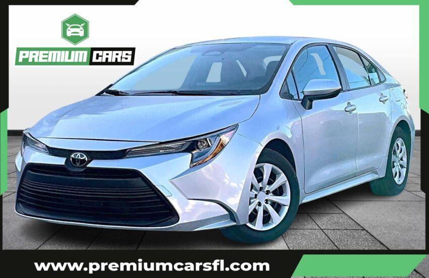 Toyota Corolla Le Sedan 4D - Thumbnail 2