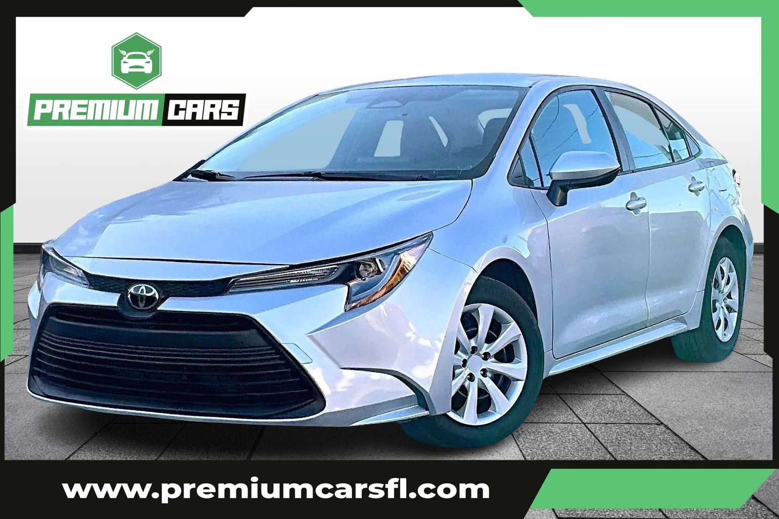 Toyota Corolla Le Sedan 4D - View 1