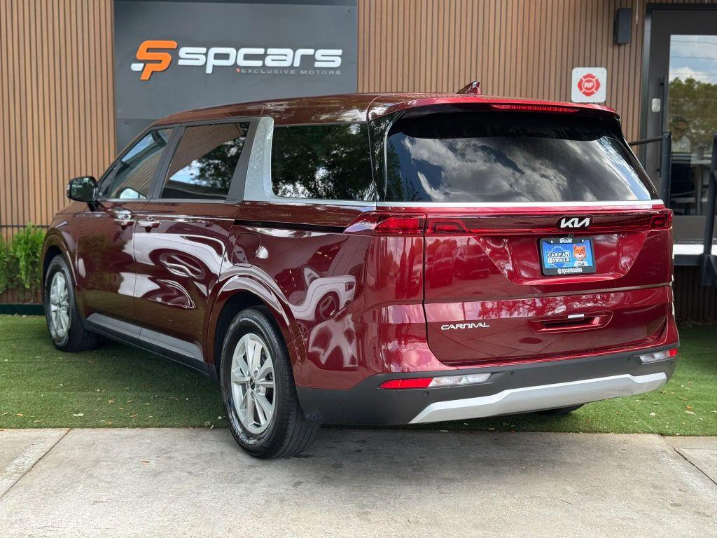 Kia Carnival - Thumbnail 9