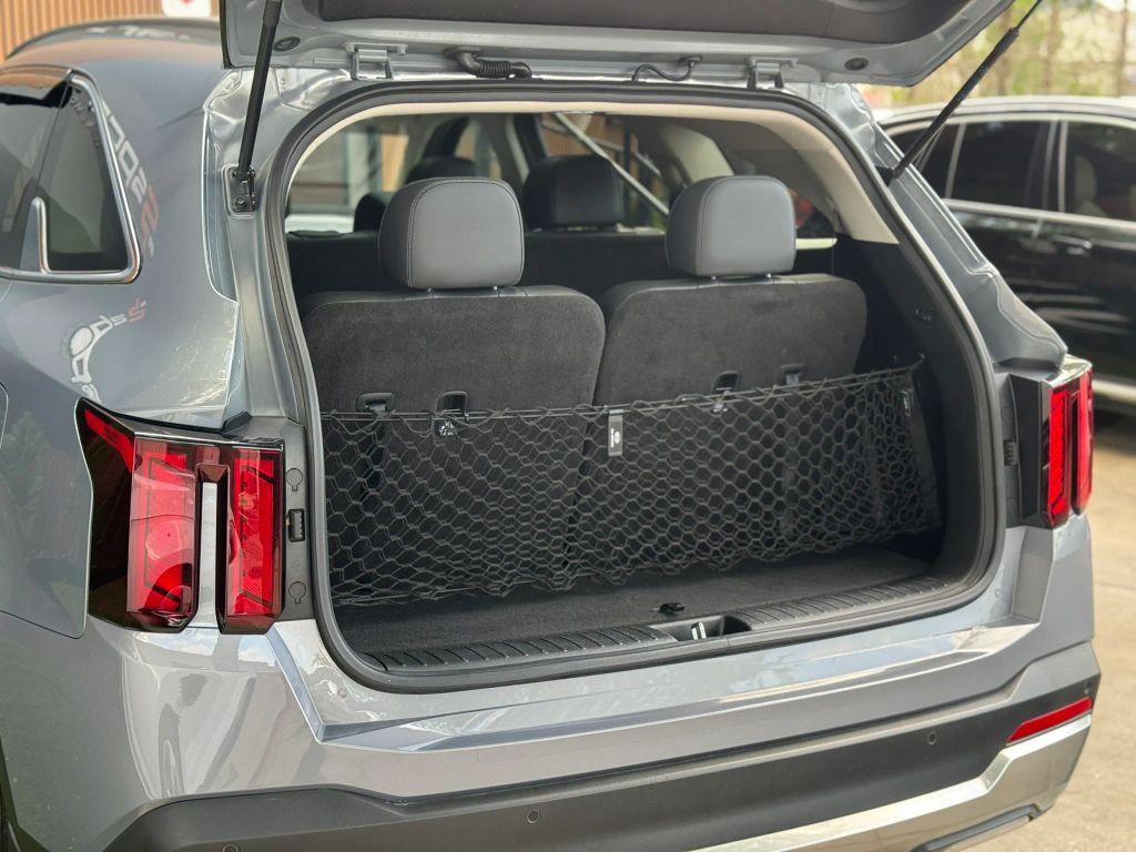 Kia Sorento - Thumbnail 8
