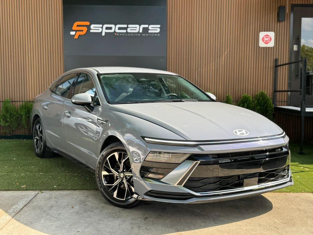 Hyundai Sonata - Thumbnail 3