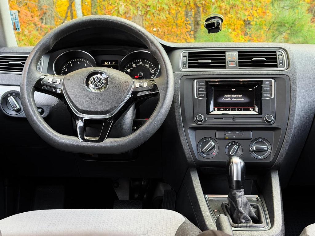 Volkswagen Jetta - Thumbnail 11