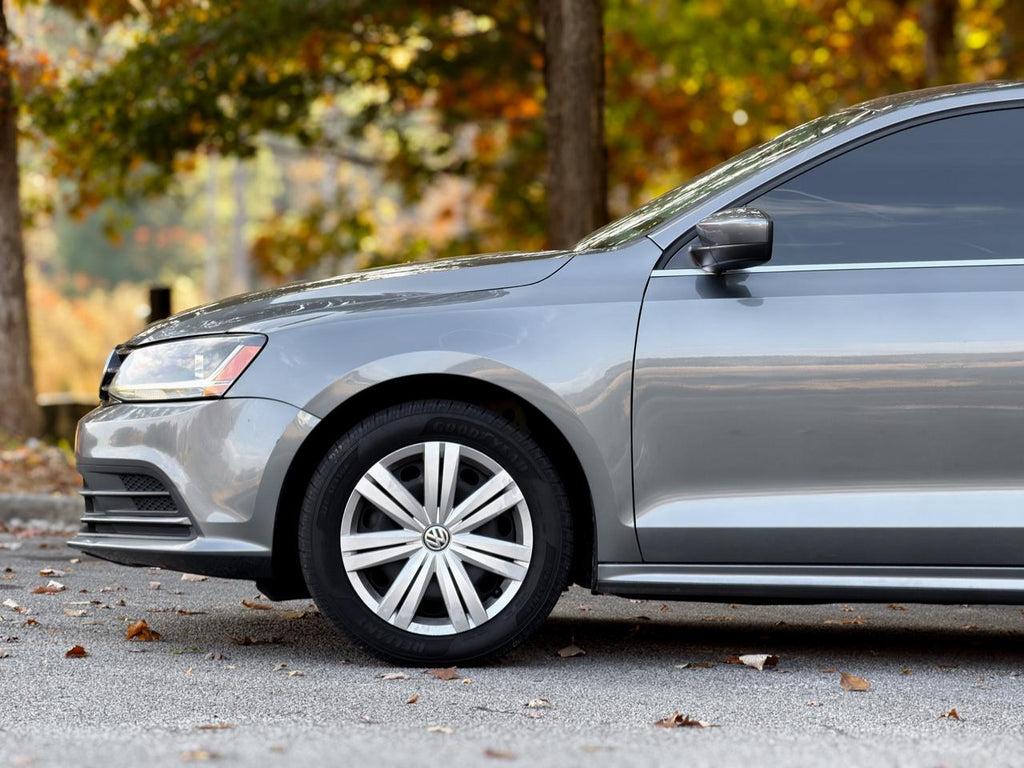 Volkswagen Jetta - Thumbnail 6