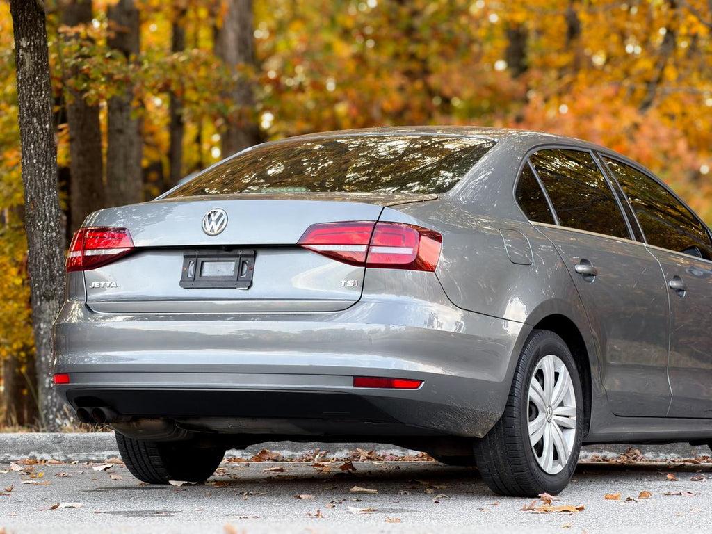 Volkswagen Jetta - Thumbnail 17