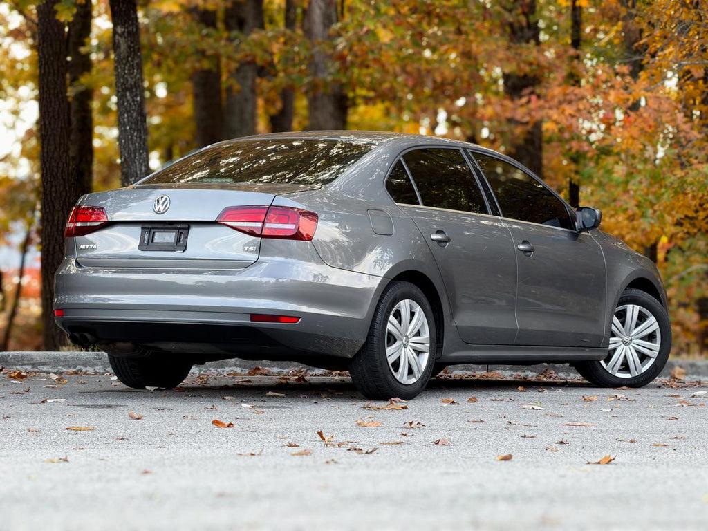 Volkswagen Jetta - Thumbnail 15