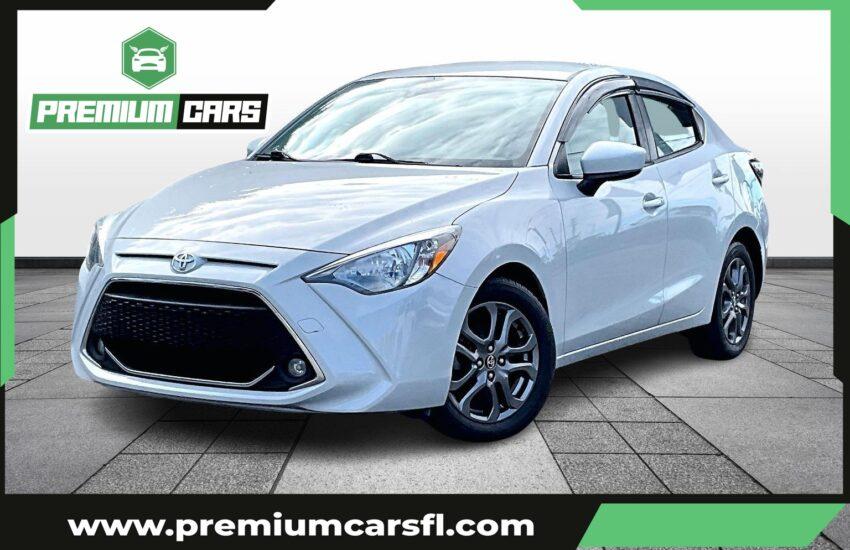 Toyota Yaris Le Sedan 4D - Thumbnail 2