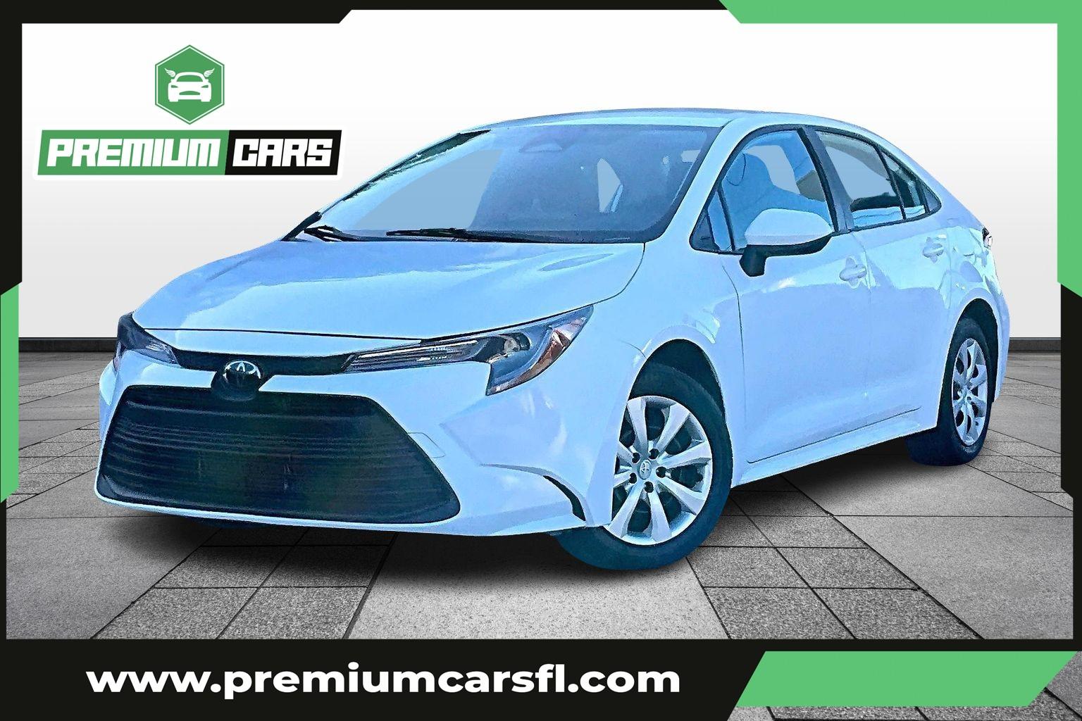 Toyota Corolla Le Sedan 4D - View 1