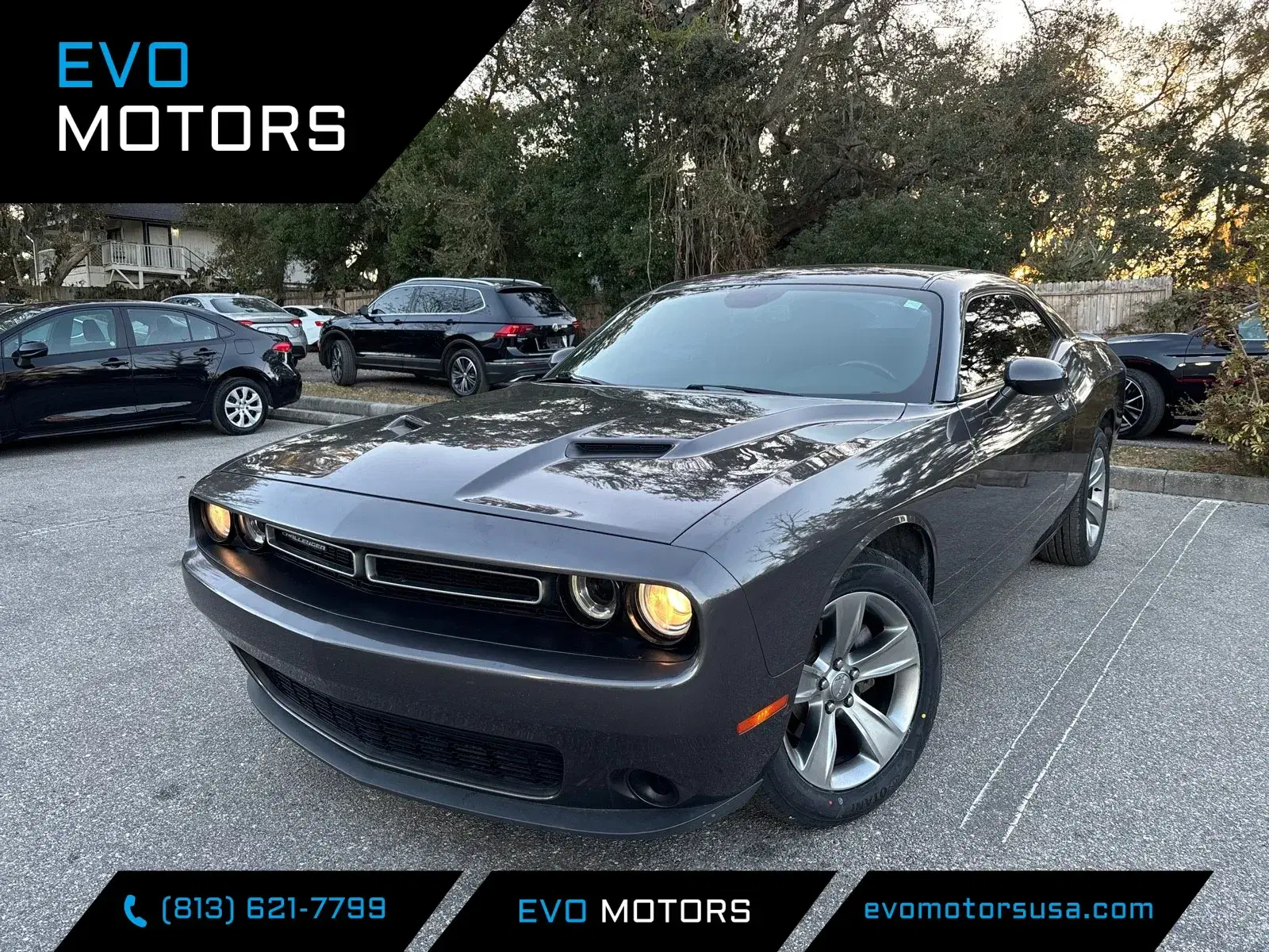 Dodge Challenger Sxt - View 1