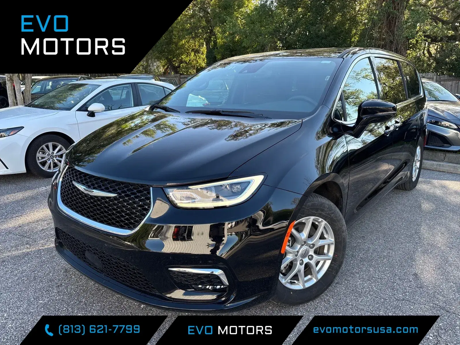 Chrysler Pacifica Select - View 1