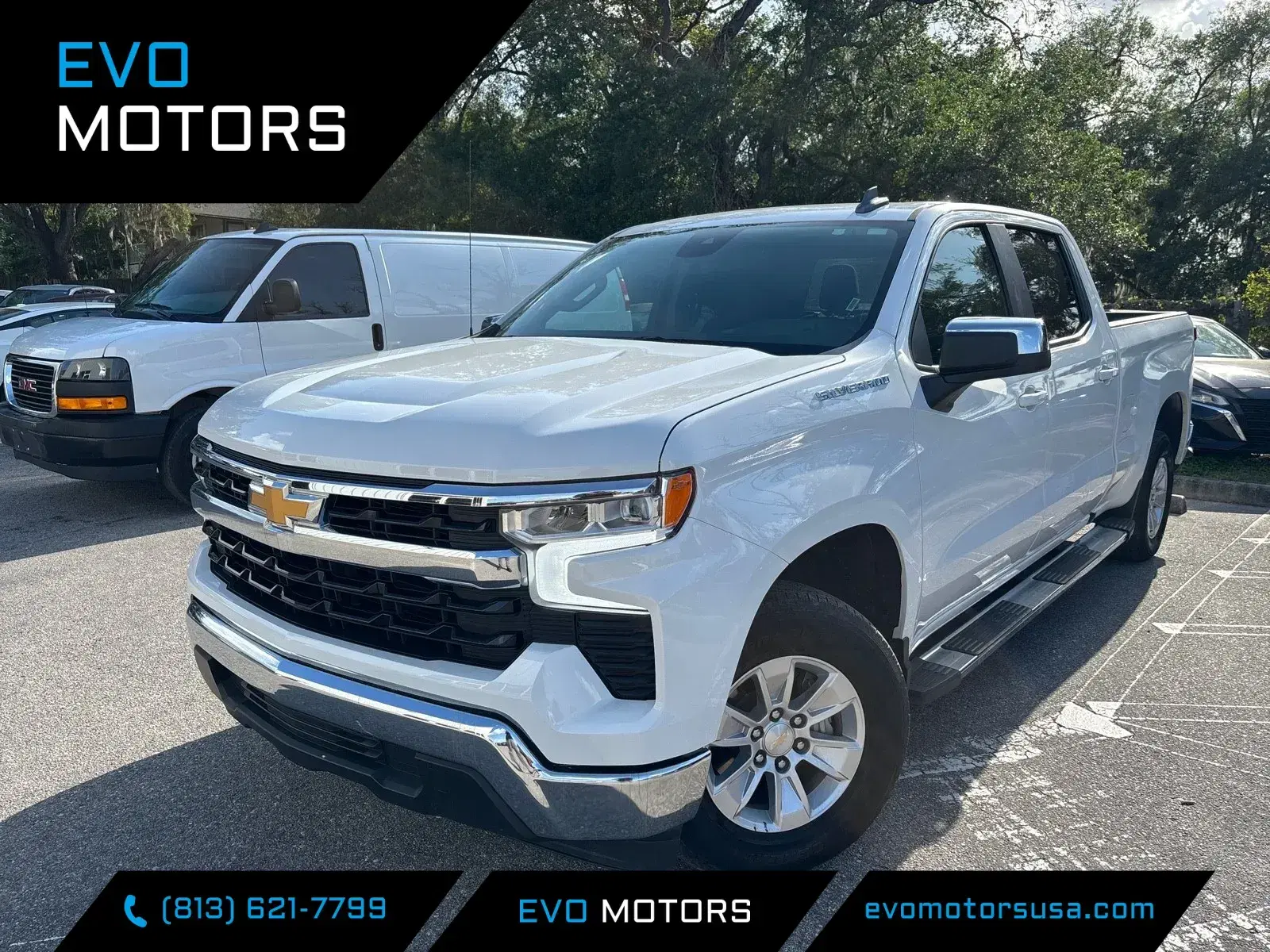 Chevrolet Silverado 1500 Lt Crew Cab V8 - View 1