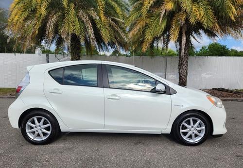 Toyota Prius C Three Hybrid Navigation Smartkey Camera New Abs! 112K Miles - Car For Sale - Tampa Hybrids I - Thumbnail 6