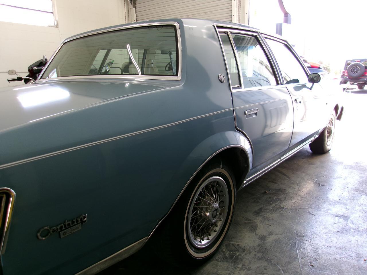 Buick Centurylimited Sedan - Thumbnail 11