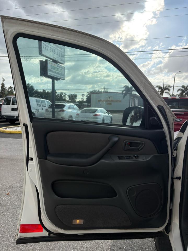 Toyota Tundrasr5 Crewmax 2Wd - Thumbnail 5