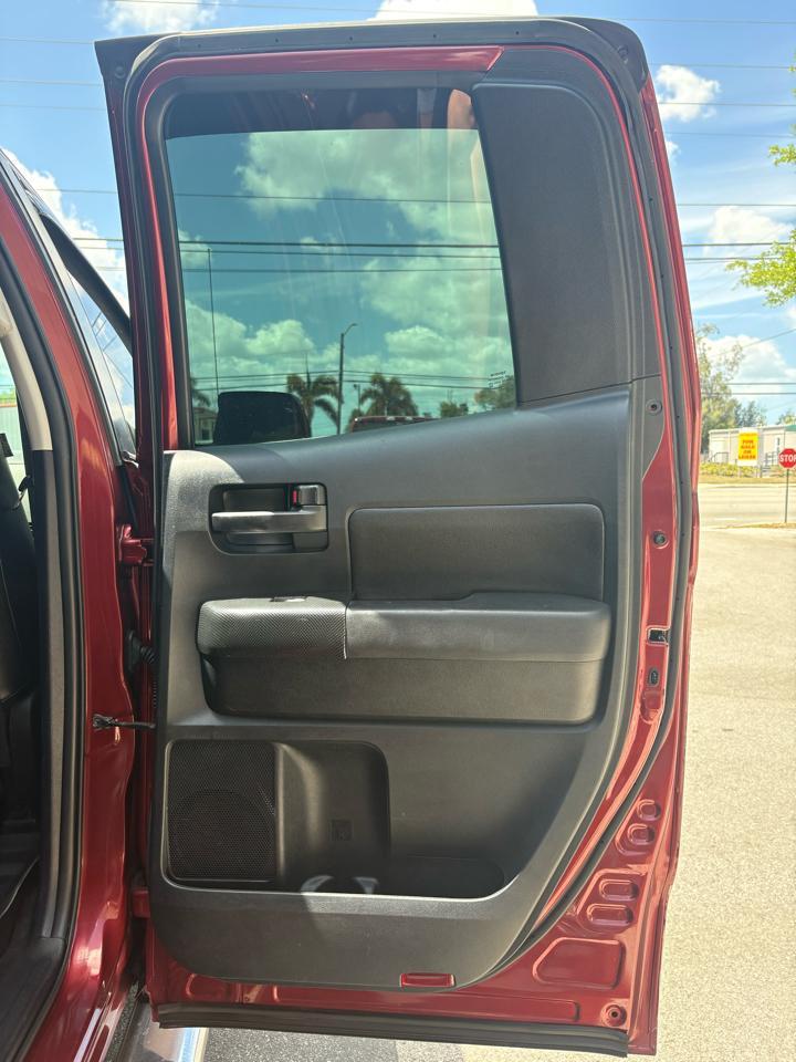 Toyota Tundratundra-Grade 5.7L Double Cab 2Wd - Thumbnail 12