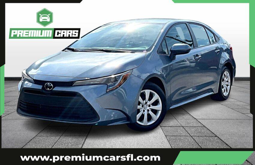 Toyota Corolla Le Sedan 4D - Thumbnail 2
