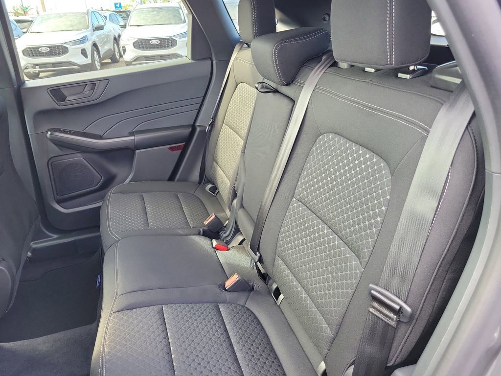 Ford Escape - Thumbnail 9