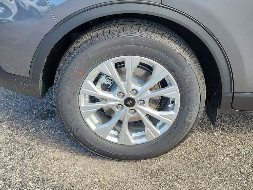 Ford Escape - Thumbnail 5