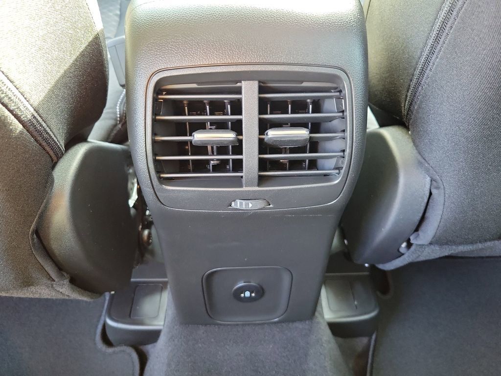 Ford Escape - Thumbnail 11