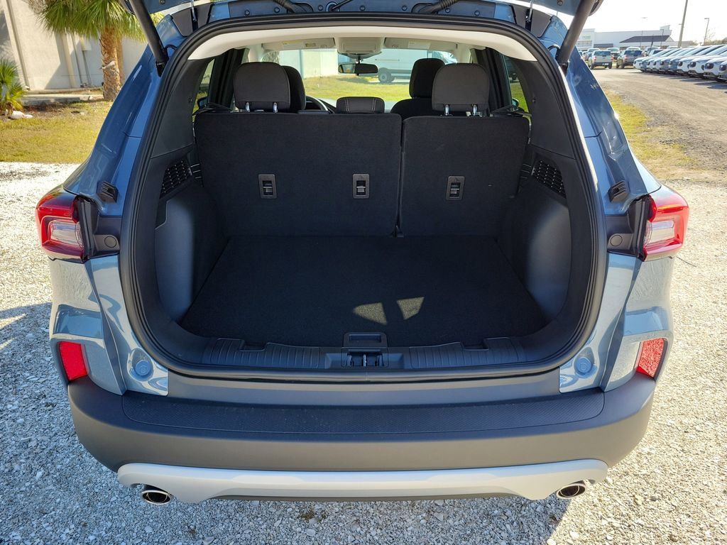 Ford Escape - Thumbnail 9