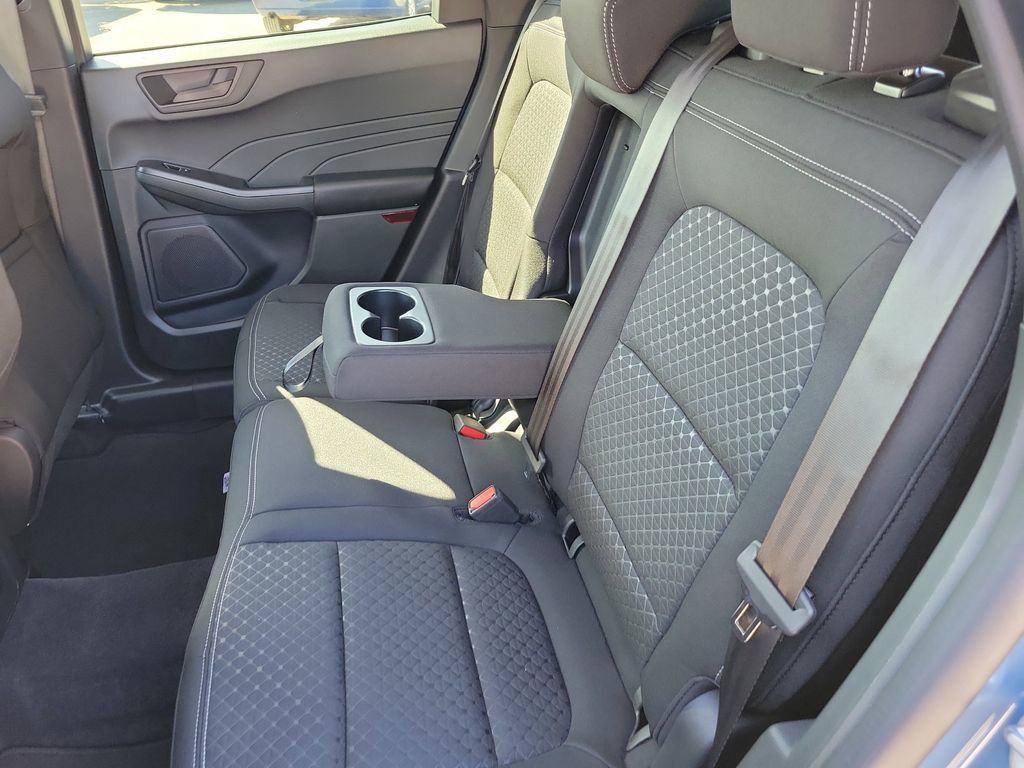 Ford Escape - Thumbnail 11