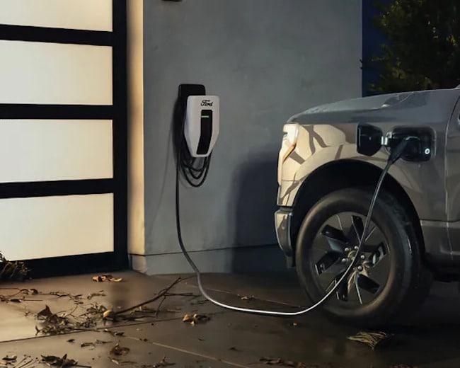 Ford F-150 Lightning - Thumbnail 4